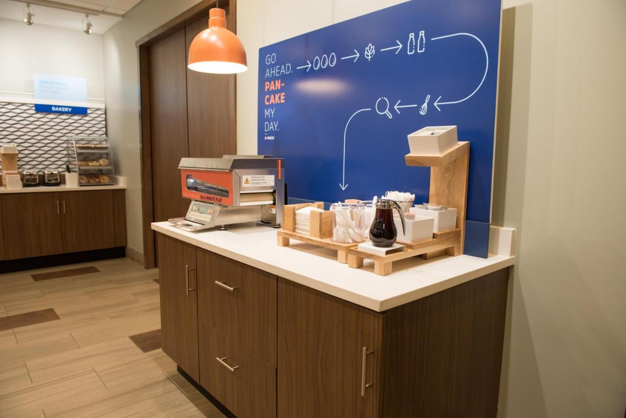 Holiday Inn Express & Suites - Dayton Southwest By Ihg Eksteriør bilde