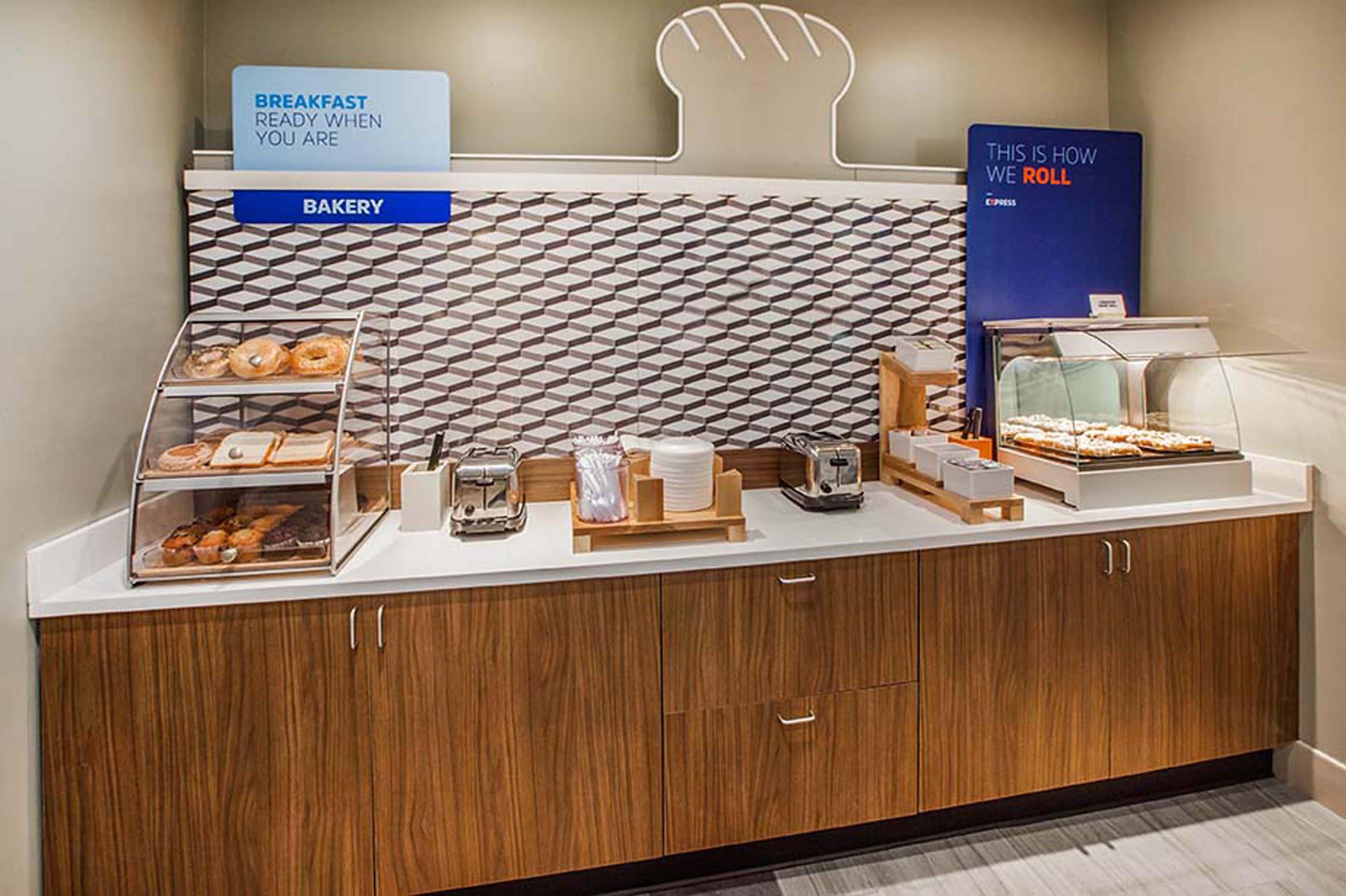 Holiday Inn Express & Suites - Dayton Southwest By Ihg Eksteriør bilde